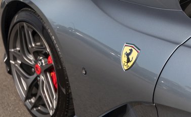 Ferrari 812 Superfast 24