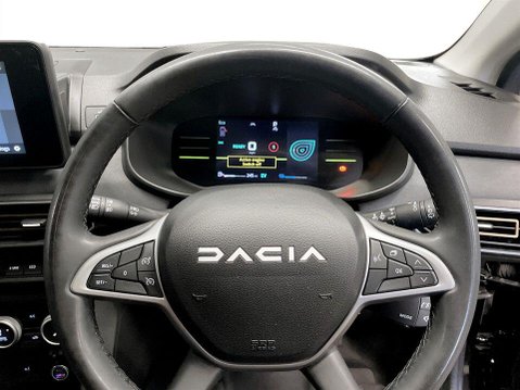 Dacia Jogger 1.6 Hybrid EXTREME MPV 5dr Petrol Hybrid Auto Euro 6 (s/s) (140 ps) 13