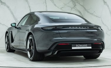 Porsche Taycan TURBO S 10