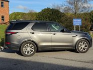 Land Rover Discovery 3.0 Discovery SE SDV6 Auto 4WD 23
