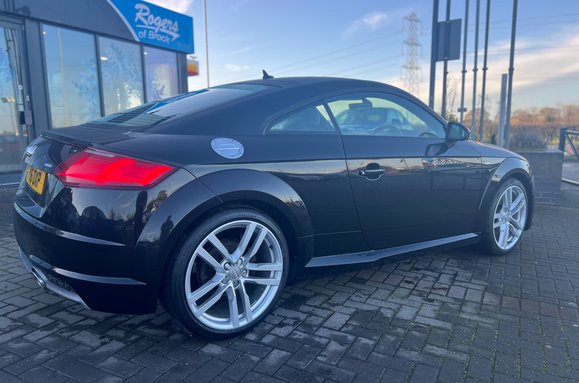 Audi TT 2.0 TDI ULTRA S LINE 9