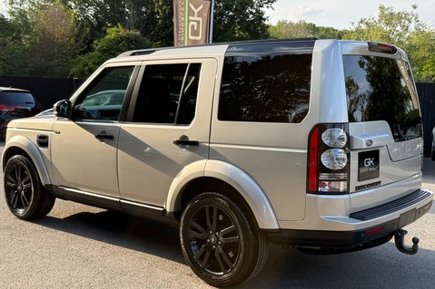 Land Rover Discovery SDV6 SE TECH - ULEZ COMPLIANT -FULL LR SERVICE HISTORY - 9 SERVICES -TOWBAR 2