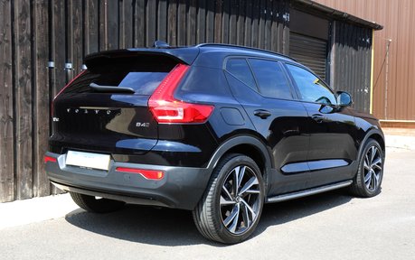 Volvo XC40 B4 R-Design Pro AWD MHEV - Pan Roof, Leather, Apple CarPlay 5