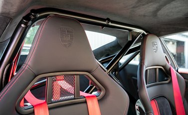 Porsche 911 GT3 (991.2) 13