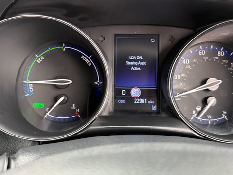 Toyota C-HR DESIGN AUTOMATIC 40