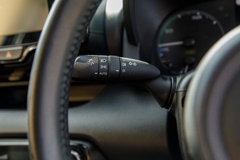 Toyota Yaris ICON FHEV 16