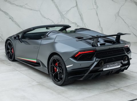 Lamborghini Huracan Spyder LP 640-4 PERFORMANTE 12
