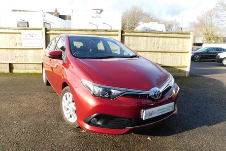 Toyota Auris 1.2 VVT-I BUSINESS EDITION TSS 5dr