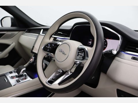 Jaguar F-Pace 2.0 F-Pace R-Dynamic SE Black PHEV AWD Auto 4WD 5dr 29