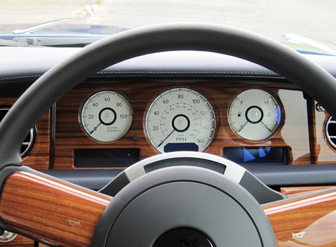 Rolls-Royce Phantom Drophead Coupe 9