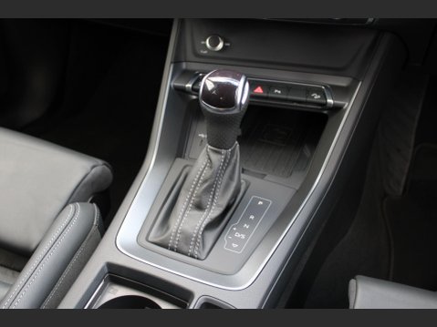 Audi Q3 TFSI S LINE BLACK EDITION 29