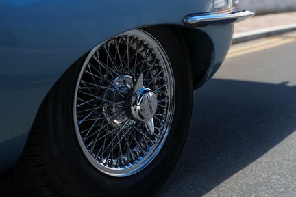 Jaguar E-Type Series 1 4.2 Roadster 12