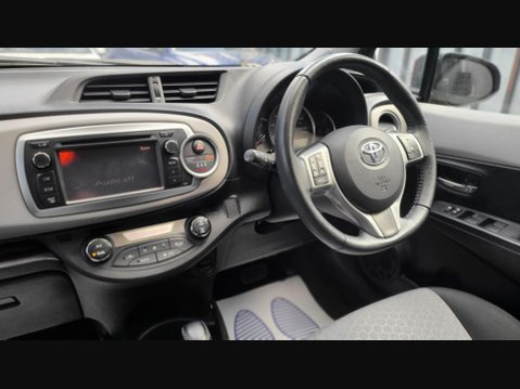 Toyota Yaris VVT-I T SPIRIT 13