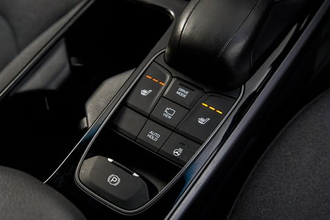 Hyundai IONIQ PREMIUM 36