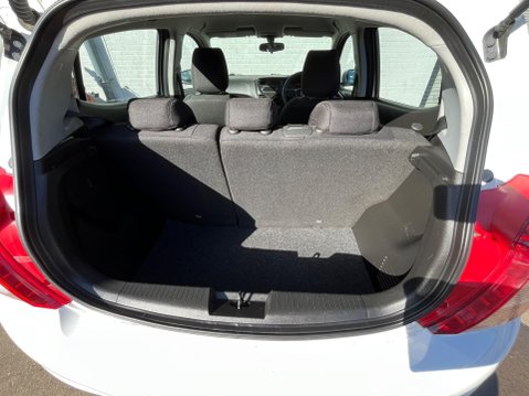 Vauxhall Viva 1.0i SE Euro 6 5dr 31
