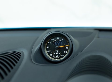 Porsche 718 Cayman GT4 16