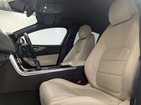 Jaguar XE 2.0 XE R-Dynamic S Auto 4dr 38