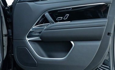 Land Rover Range Rover P530 Autobiography LWB 20