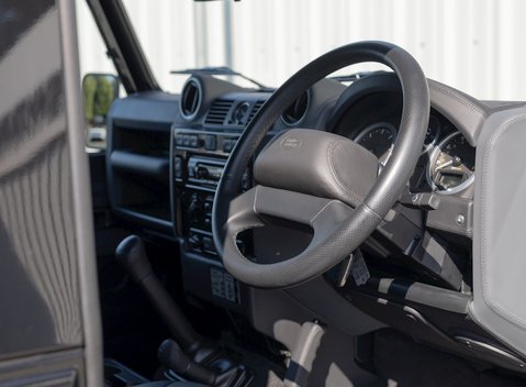 Land Rover Defender 90 Autobiography Edition 11