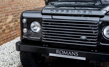 Land Rover Defender 90 XS Bowler 24