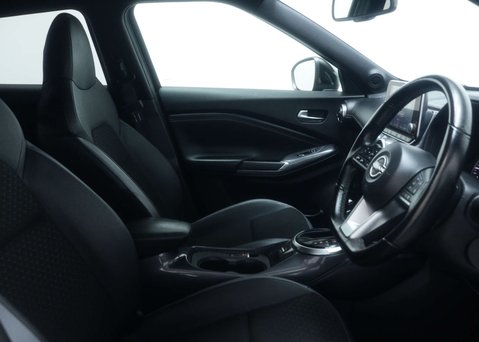 Nissan Juke 1.0 Juke N-Connecta DiG-T Semi-Auto 5dr 40