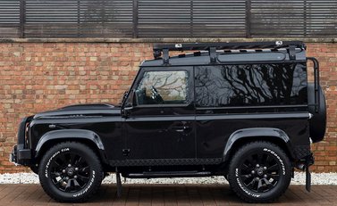 Land Rover Defender 90 Urban Truck 2