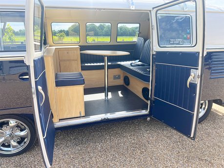 Volkswagen Campervan Split-Screen 61