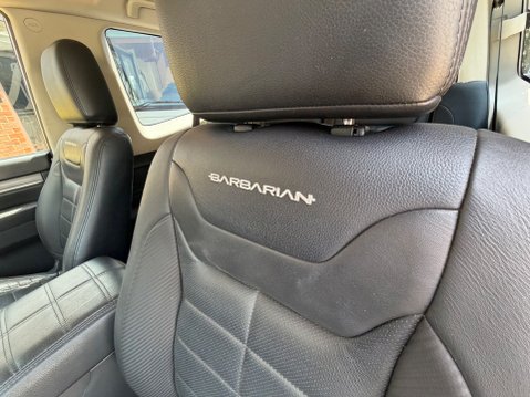 Mitsubishi Shogun DI-D BARBARIAN SWB DEMO PLUS 1 OWNER 11