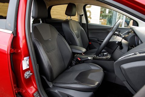 Ford Focus TITANIUM X 31