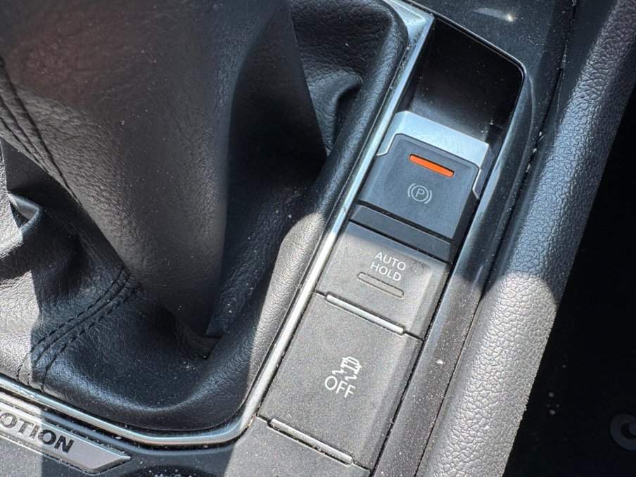 2017 Volkswagen Tiguan — image 27