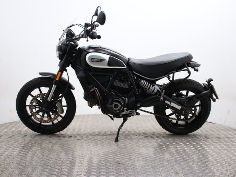 Ducati Scrambler 800 SCRAMBLER ICON DARK 8