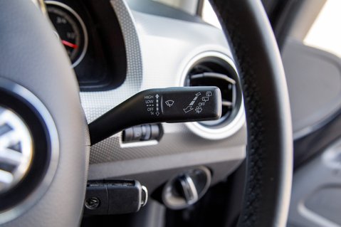 Volkswagen Up HIGH UP TSI BLUEMOTION TECHNOLOGY 17