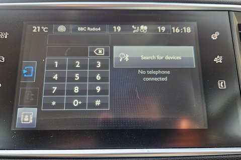 Peugeot 308 PURETECH ALLURE LAST OWNER SINCE 2017..7 SERVICES..SAT NAV.. £35 TAX.. 22