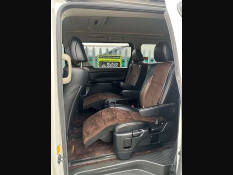 Toyota Alphard GOLDEN EYES II V6 29