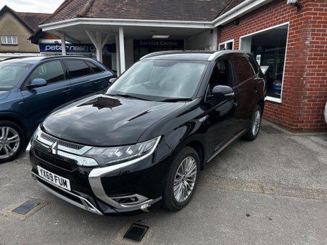 Mitsubishi Outlander 2.4h TwinMotor 13.8kWh 4h CVT 4WD Euro 6 (s/s) 5dr 1