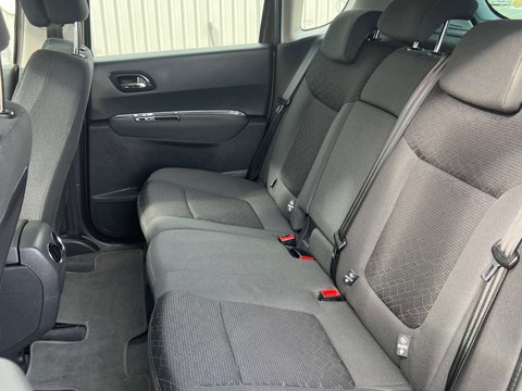 Peugeot 3008 1.6 3008 Active HDi 5dr 27