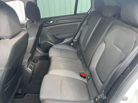 Renault Megane 1.5 Blue dCi Play Sport Tourer Euro 6 (s/s) 5dr 7