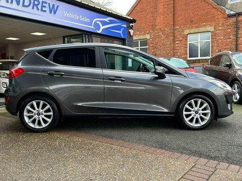 Ford Fiesta TITANIUM 2