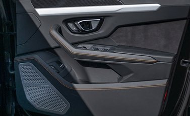 Lamborghini Urus 22