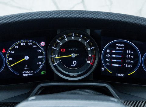 Porsche 911 GT3 TOURING (992) 17