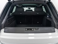 Land Rover Range Rover 4.4 SD V8 Vogue SE SUV 5dr Diesel Auto 4WD Euro 6 (s/s) (339 ps) 9