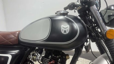 Mutt Mastiff 2022 ONLY 2K CAFE RACER NEW MOT VERY CLEAN LEARNER BIKE 125CC 18
