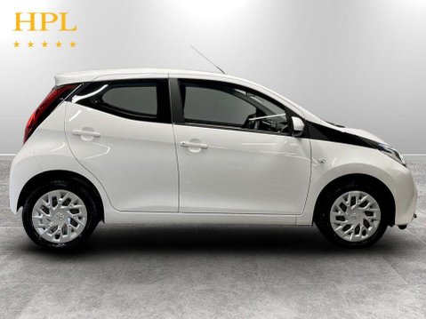 Toyota Aygo 1.0 VVT-i x-play Hatchback 5dr Petrol Manual Euro 6 (s/s) (71 ps) Bluetooth 8