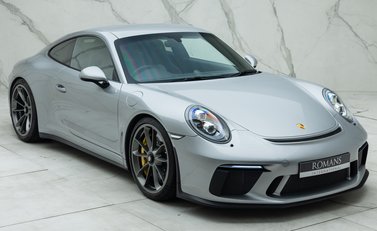 Porsche 911 GT3 Touring (991.2) 11