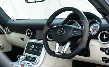 Mercedes-Benz SLS AMG 11