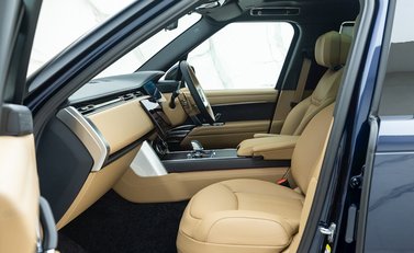Land Rover Range Rover P530 Autobiography LWB 7 Seater 17