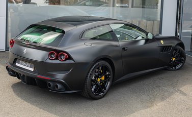 Ferrari GTC4 Lusso T 4