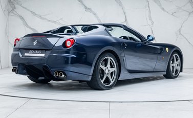 Ferrari 599 SA Aperta 3