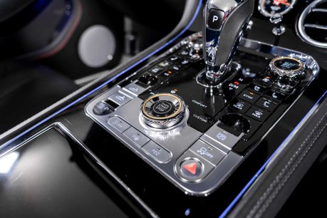 Bentley Continental GTC V8. MULLINER SPEC. DYNAMIC RIDE. ROTATING DISPLAY. CARBON INTERIOR. 38
