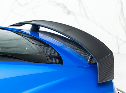 Audi R8 V10 Performance Carbon Black 25